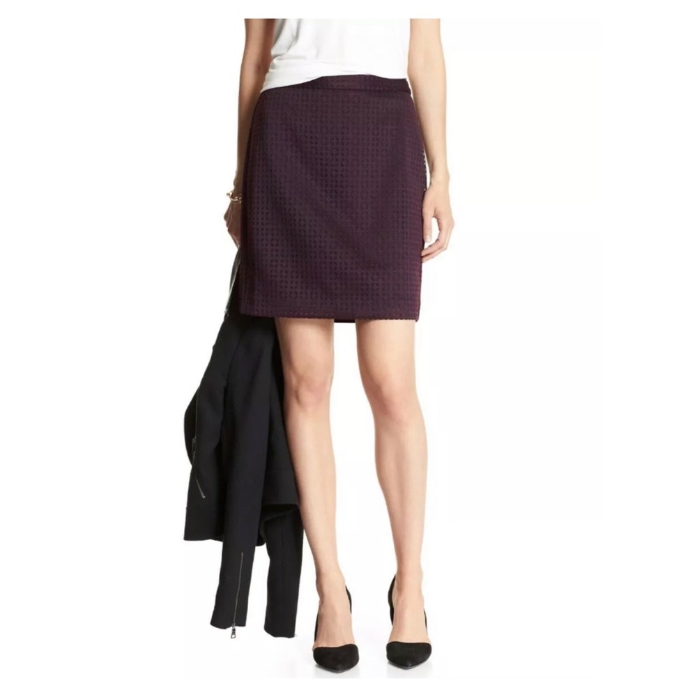 BANANA REPUBLIC Laser Cut Pencil Skirt Plum Size 0